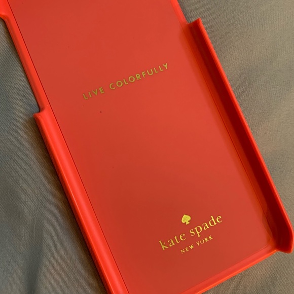 Kate Spade NY iphone 7 and 8 Cover Pineapple - Picture 3 of 3